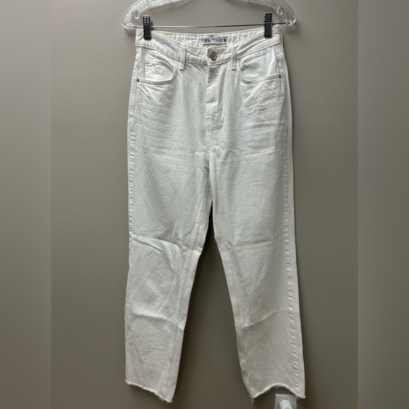Zara Women’s High Rise White Straight Leg Jeans - Picture 1 of 3